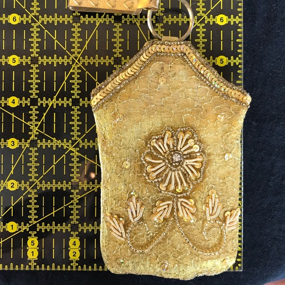 Small Gold Beaded & Sequined Pouch with Metal Clip - Picture 4 of 8